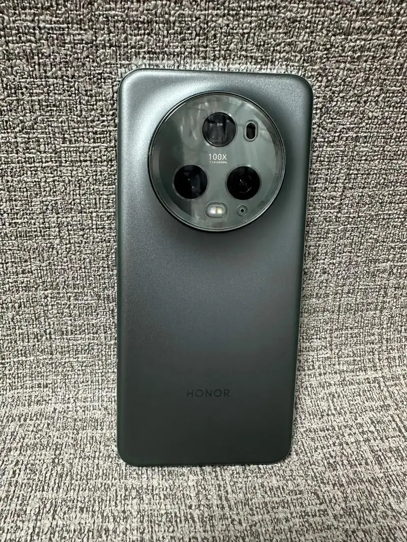 هاتف Honor Magic 5 Pro MagicOS NFC 6.81in 2848x1312px 5450mAh 50MP CPU Snapdragon8 Gen2 OTG هاتف ذكي مستعمل