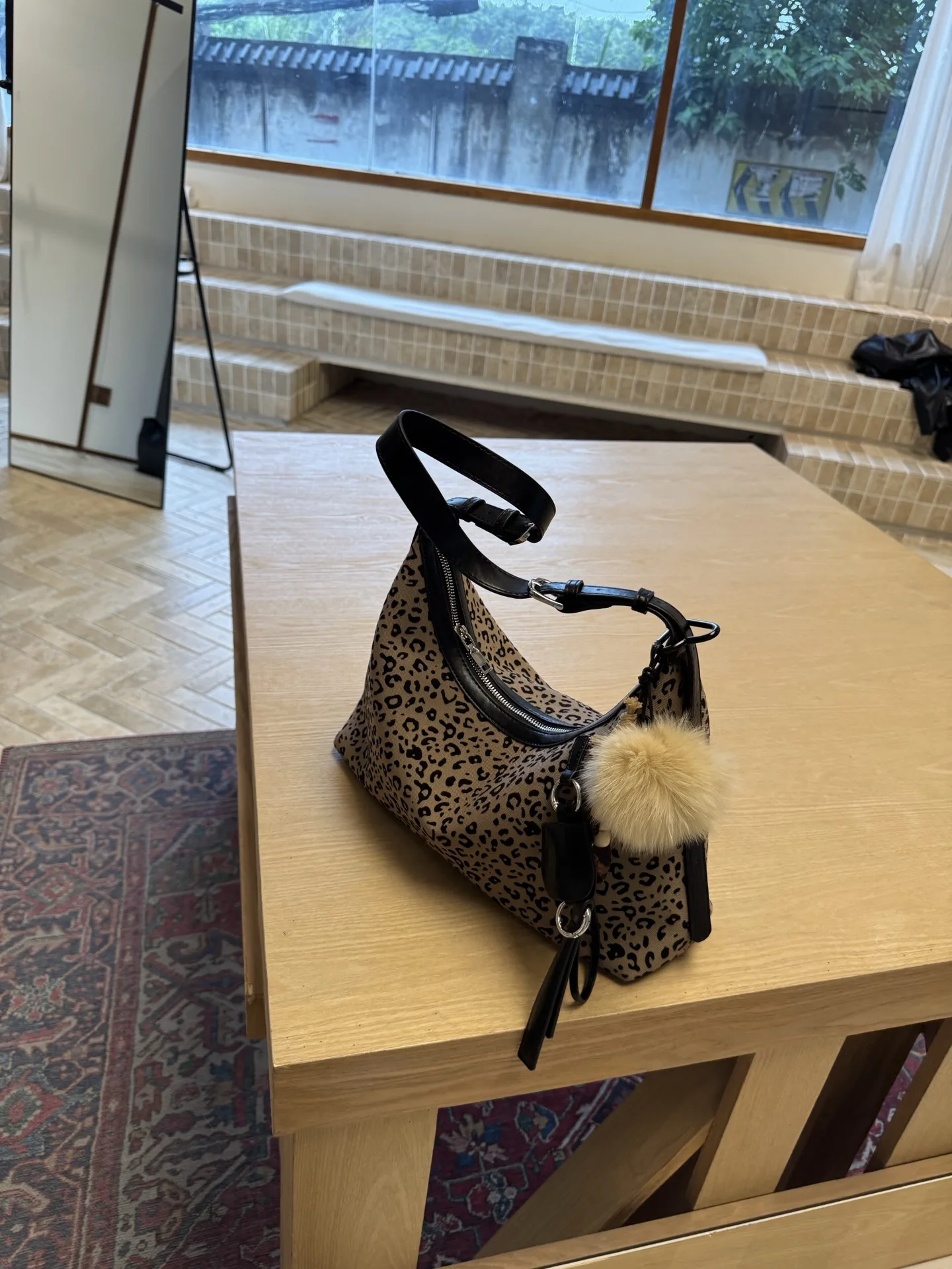 korean-style-leopard-print-suede-tote-bag-women's-high-capacity-single-shoulder-crossbody-commuter-bag-unique-design-versatile