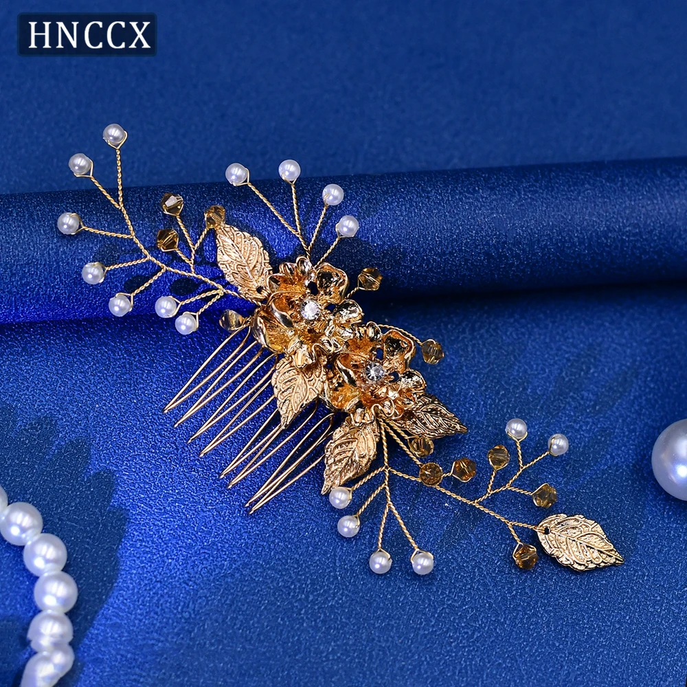 HNCCX Handmade Bridal Hair Pearl Comb Wedding Hair Accessories Women Alloy Flower Headwear Princess Party Tiara Ornaments  CP134