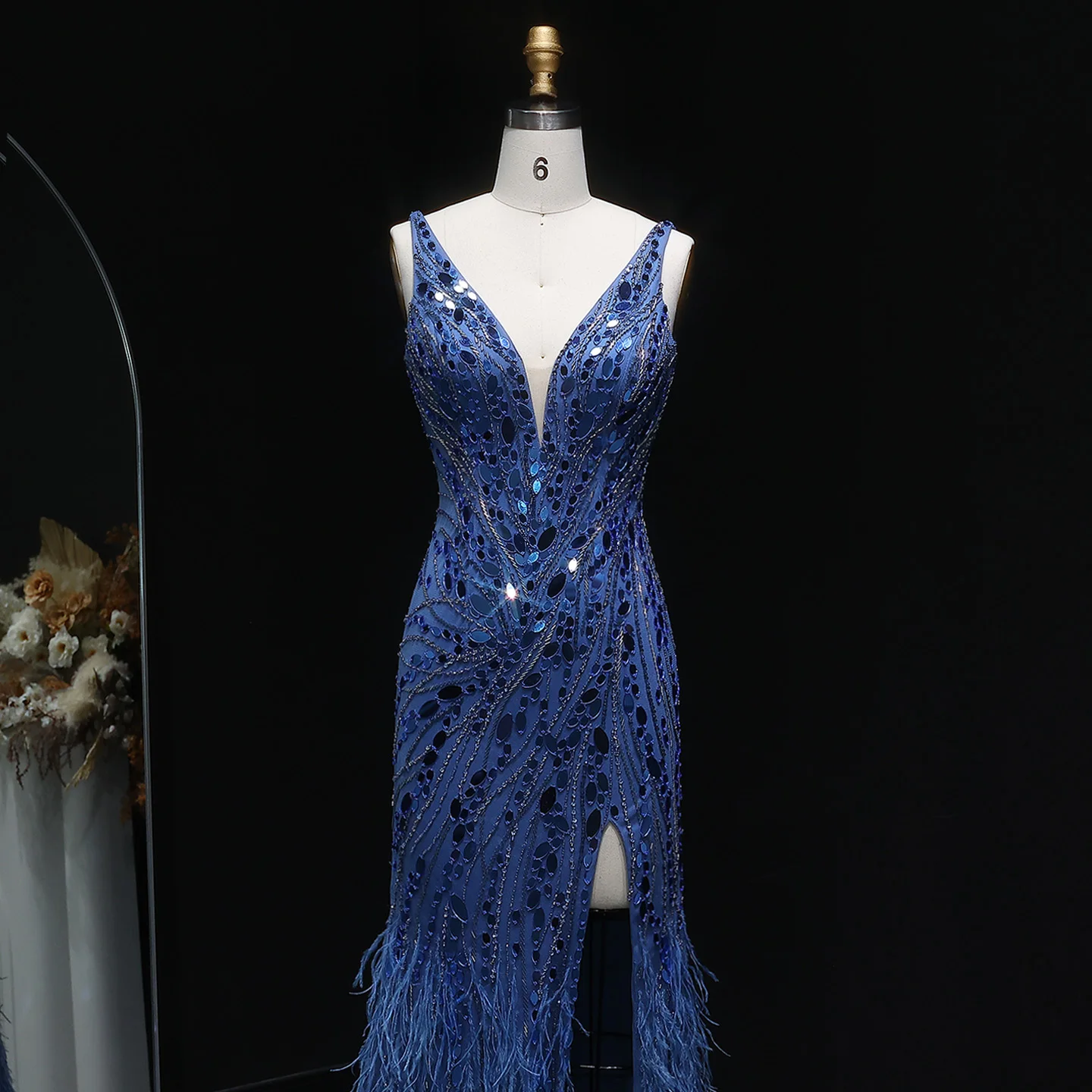 Sharon Said Marineblaues Meerjungfrauen-Abendkleid mit Federn, Seitenschlitz, Perlenbesatz, Damen-Hochzeitskleid, Partykleid, Ballkleid 2026 SS066 Maßanfertigung – Detail 6