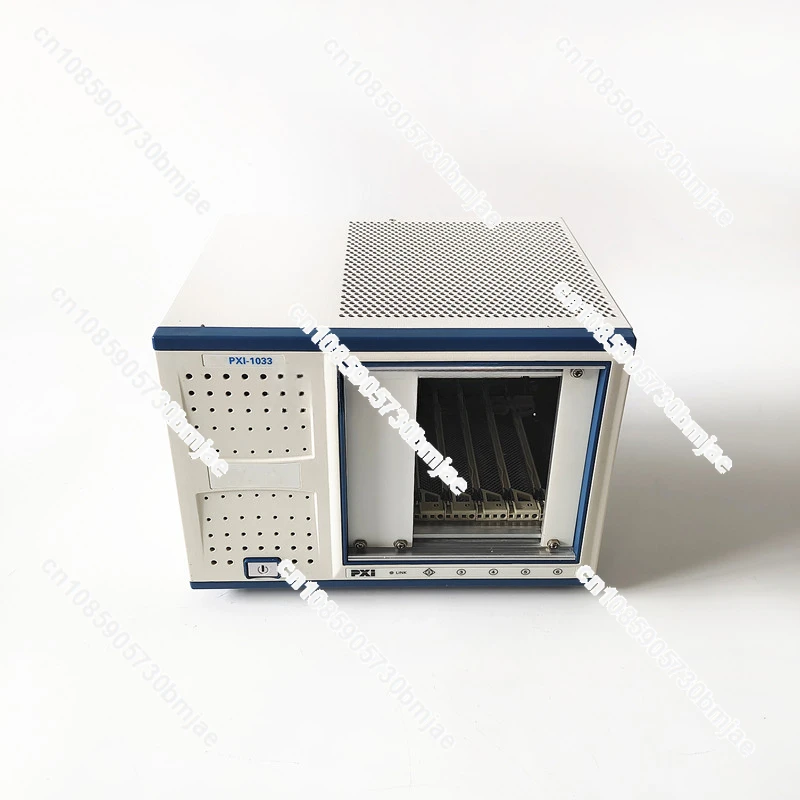 PXI-1033  PXI Chassis 779756-01 Spot