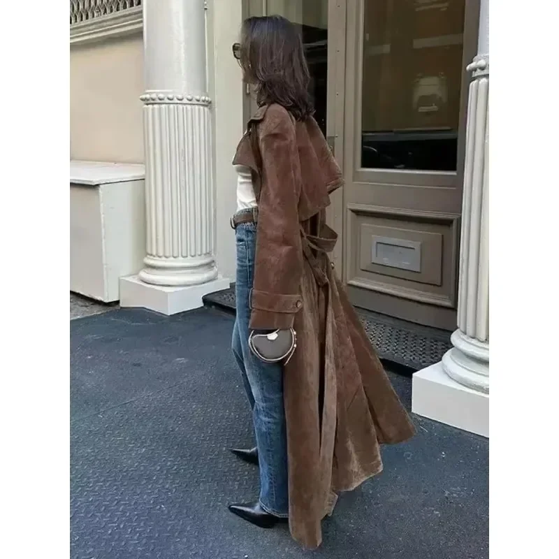 2025 nueva chaqueta Retro femenina elegante marrón con cinturón cintura abrigo largo doble botonadura calle alta moda de otoño prendas de vestir de manga completa