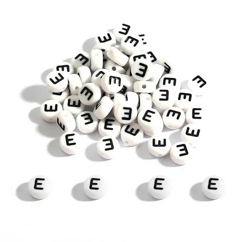 100-500 Stück Acryl A-Z 26 Buchstabenperlen Weiße Runde Alphabetperlen mit Löchern für Schmuckherstellung Halskette Armband Zubehör
