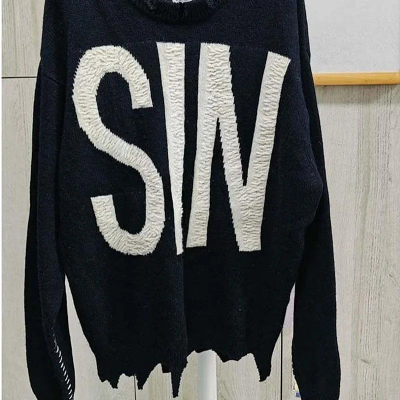 

Черный свитер SIN с буквенным принтом, мужской пуловер с рваными отверстиями, вязаный трикотаж, женская одежда