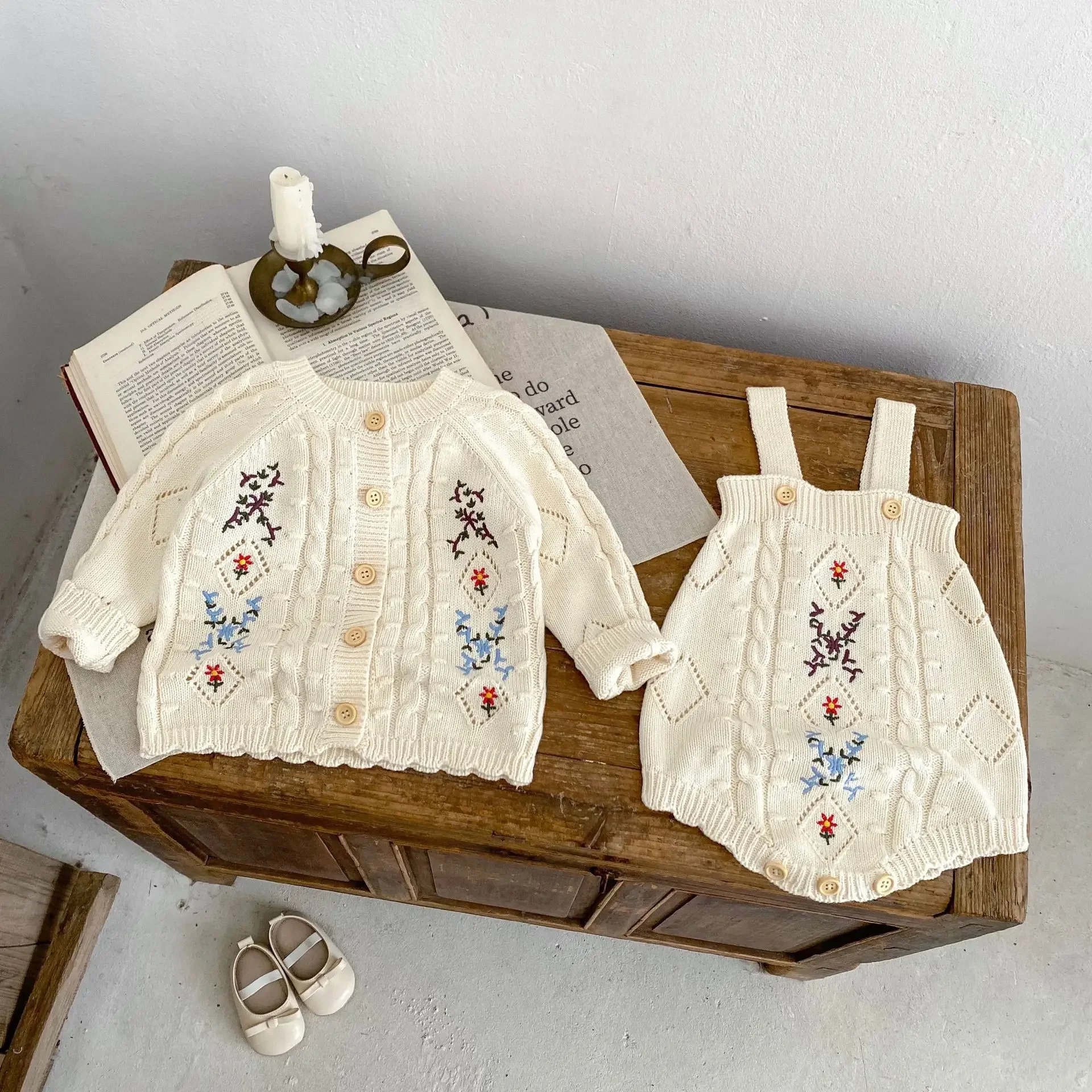 2024 Girls Baby Cotton Knitted Sweater Embroidered Long Sleeve Coat Suspender Rompers Spring and Autumn New