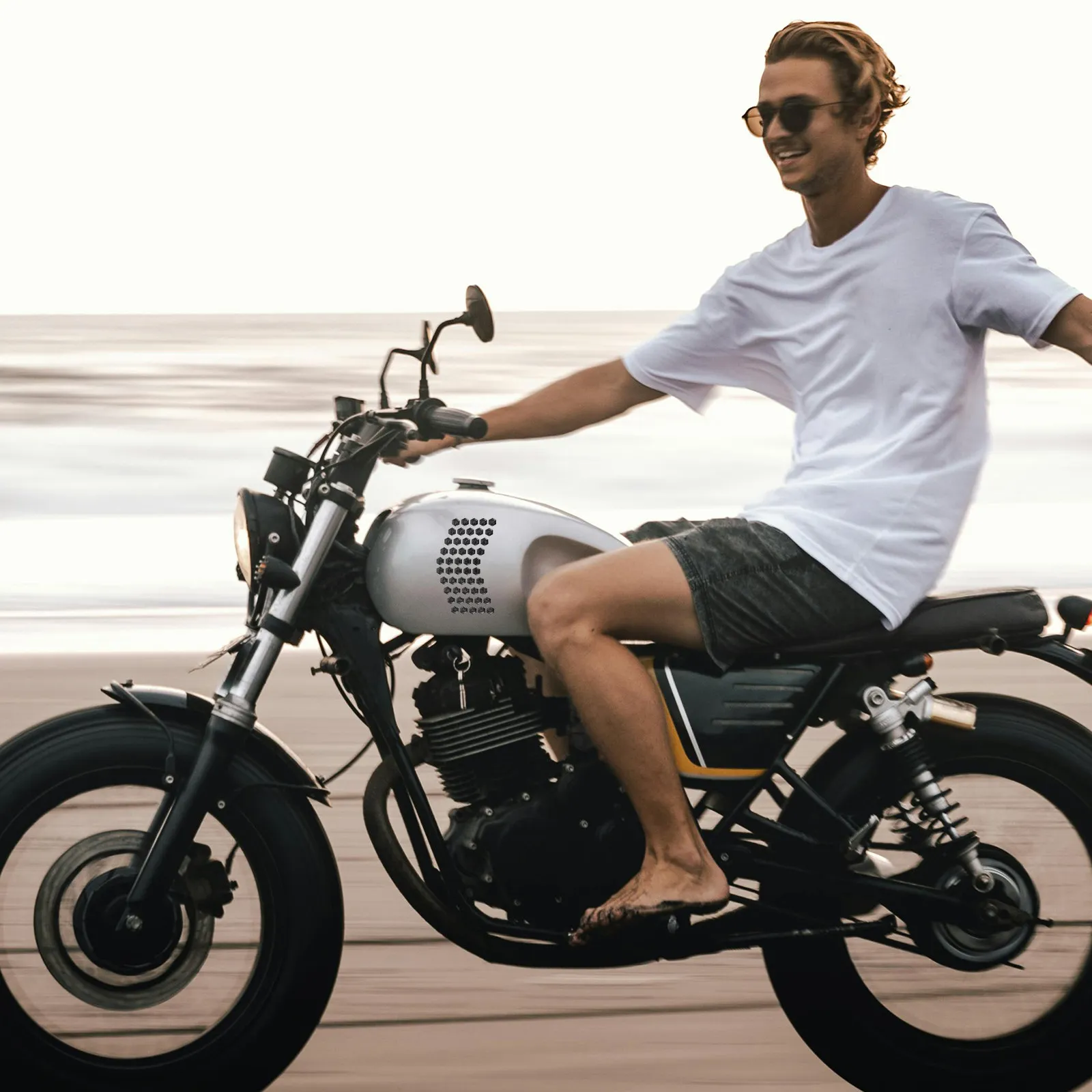 

3D Hexagonal Motorcycle Protective Sticker Set for Scooters Bikes Anti-Scratch Impact Resistant Decals Tank Protector