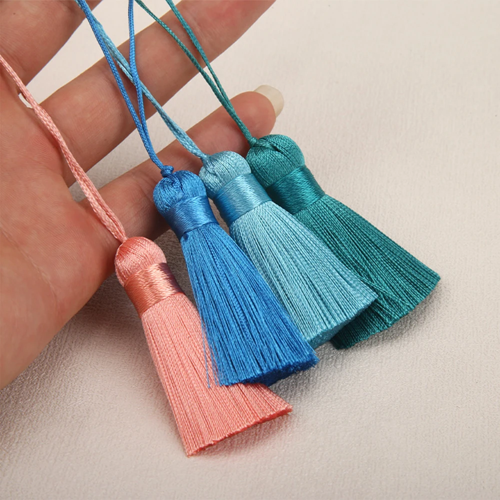 

2/5/10Pcs 5cm Chunky Tassels Handmade Silky Floss Tassels with Cord Loop Chinese Knot Tassels for Bookmark Jewelry Making