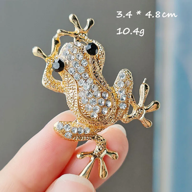 1PCS Luxury Green Frog Brooches for Women Men Vivid Animal Alloy Brooch Pin Fashion Men Suit Coat Accessories Rhinestone Jewelry