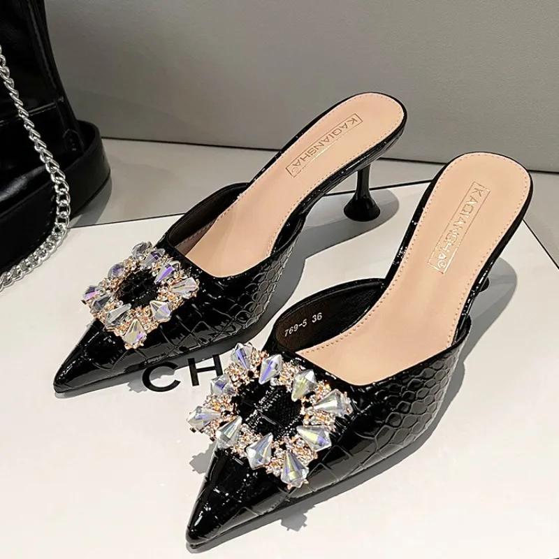 شباشب نسائية صغيرة الحجم 34-39 رأس مدبب جديد صنادل بكعب رفيع من حجر الراين أحذية باوتو الفرنسية الأنيقة للولائم