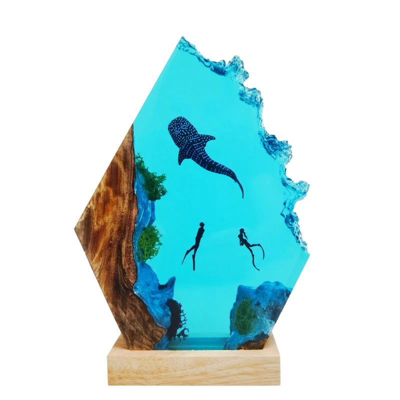 การผจญภัยใต้น้ําเรซิ่น Light Theme Creative ศิลปะ Night Light Craft ตกแต่ง USB โคมไฟตั้งโต๊ะปลาวาฬ Divers พวกเขา