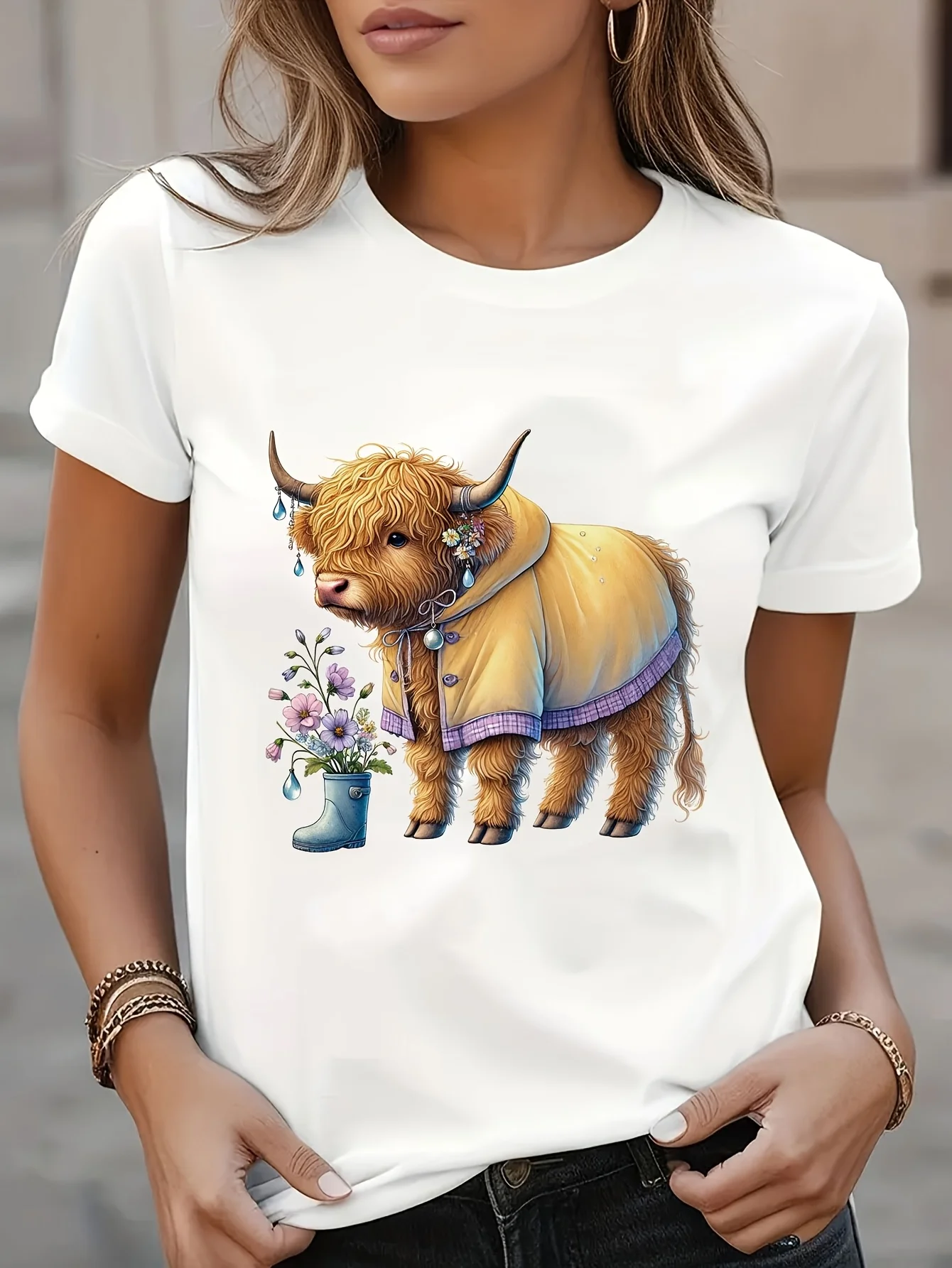 Women's Casual Round Neck T-Shirt with Fluffy Highland Cow Print Short Sleeve All-Season Comfort Top