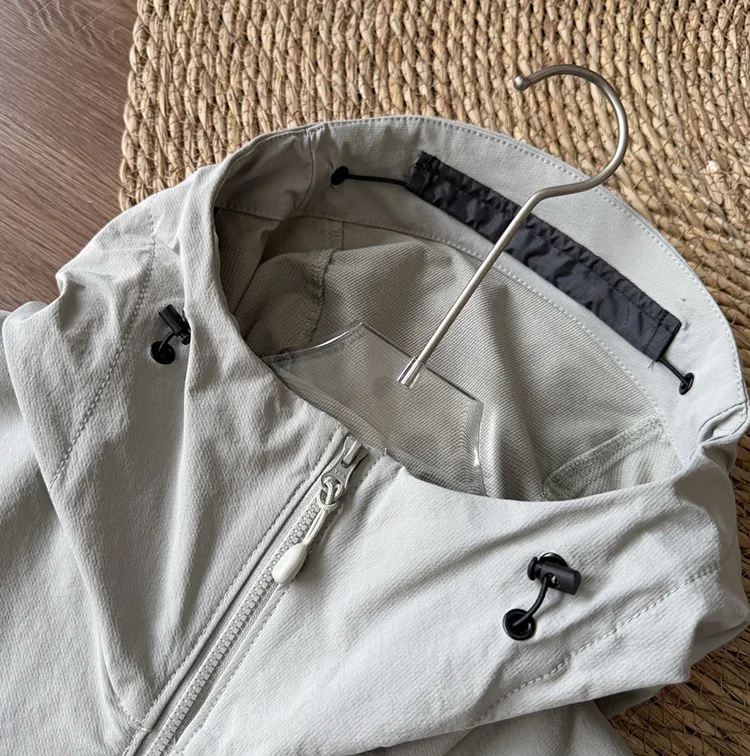 Herren-Softshell-Kapuzenjacke – Leichte Reißverschluss-Jacke für den Alltag im Herbst und für Outdoor-Aktivitäten – Detail 12