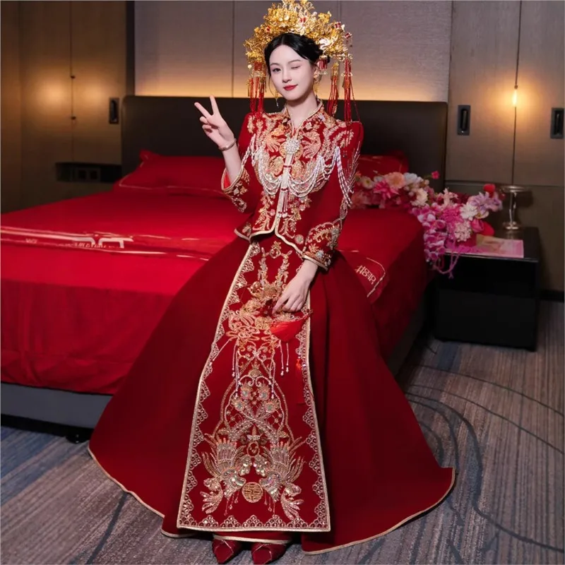 

New Chinese-style wedding dress dragon and phoenix gown attire