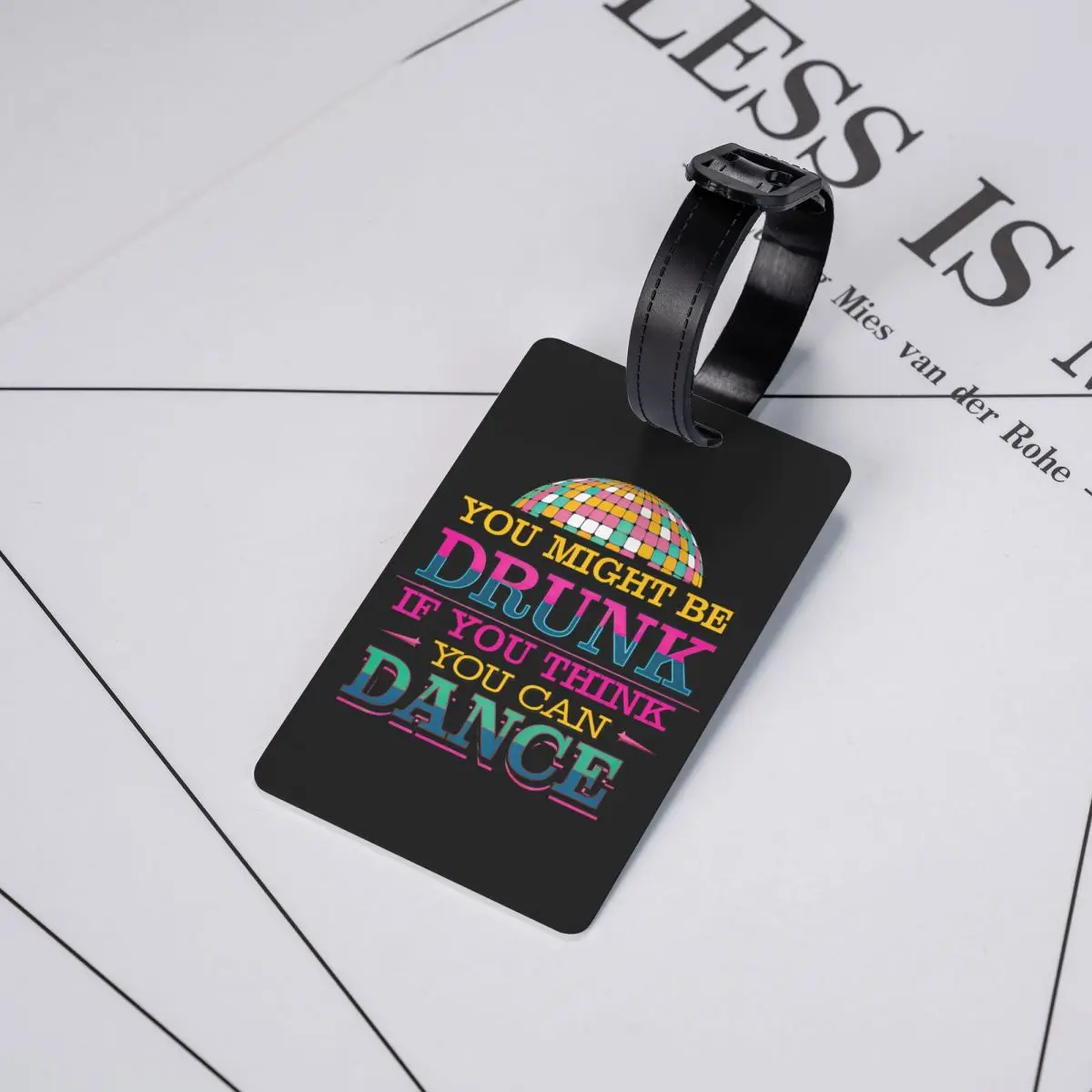 Etykiety na walizki z napisem: Może jesteś pijany, pijany jak na dyskotce, tańczący? Śmieszne zawieszki na bagaż z osłonką prywatności i przegródką na imię.