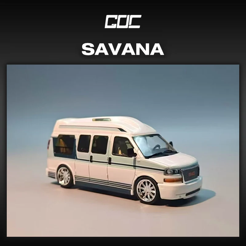 PreSale GOC 1:64 SAVANA Classic White Diecast Diorama Car Model Toys