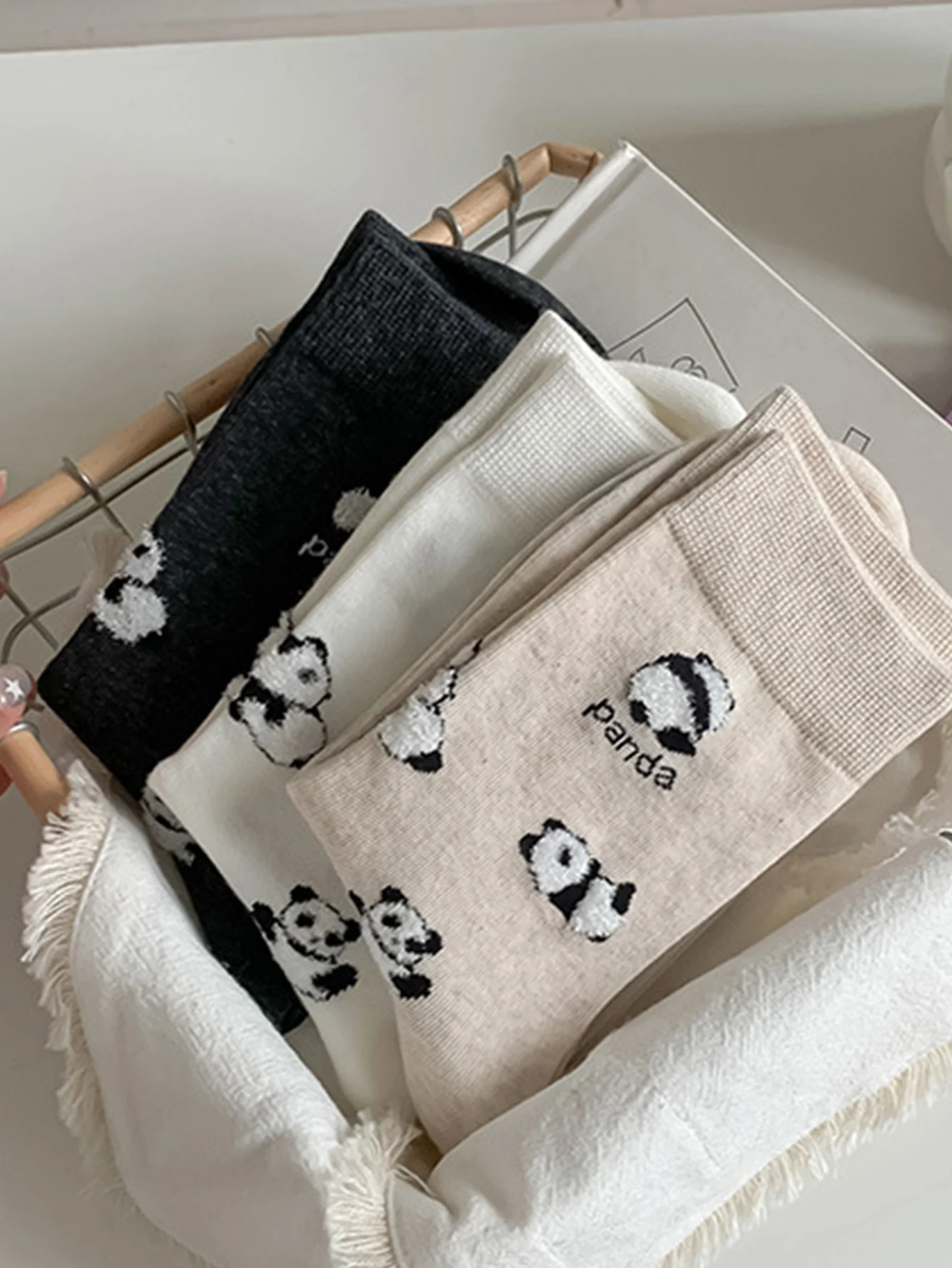 1/5  Pairs Random Ladies Cute Cartoon Panda Socks Comfortable Breathable Mid Calf Fun Fashion Stockings for Women
