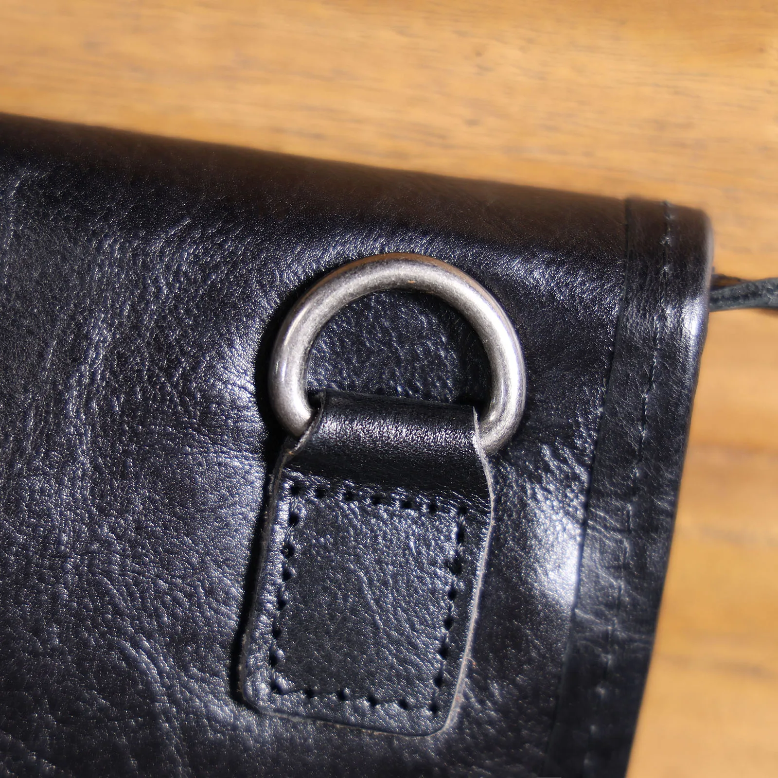 S.WORKER Herren-Umhängetasche aus echtem Leder, Umhängetaschen, einfache Umhängetasche aus Rindsleder, pflanzlich gegerbtes Oberleder, modisch, lässig – Detail 14