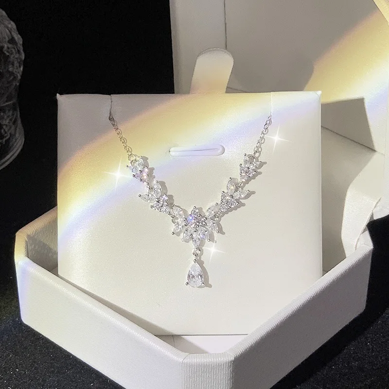Luxury Shiny Zircon Wheat Ear Pendant Necklace for Women Simple Waterdrop Clavicle Chain Bride Wedding Jewelry Accessories Gifts