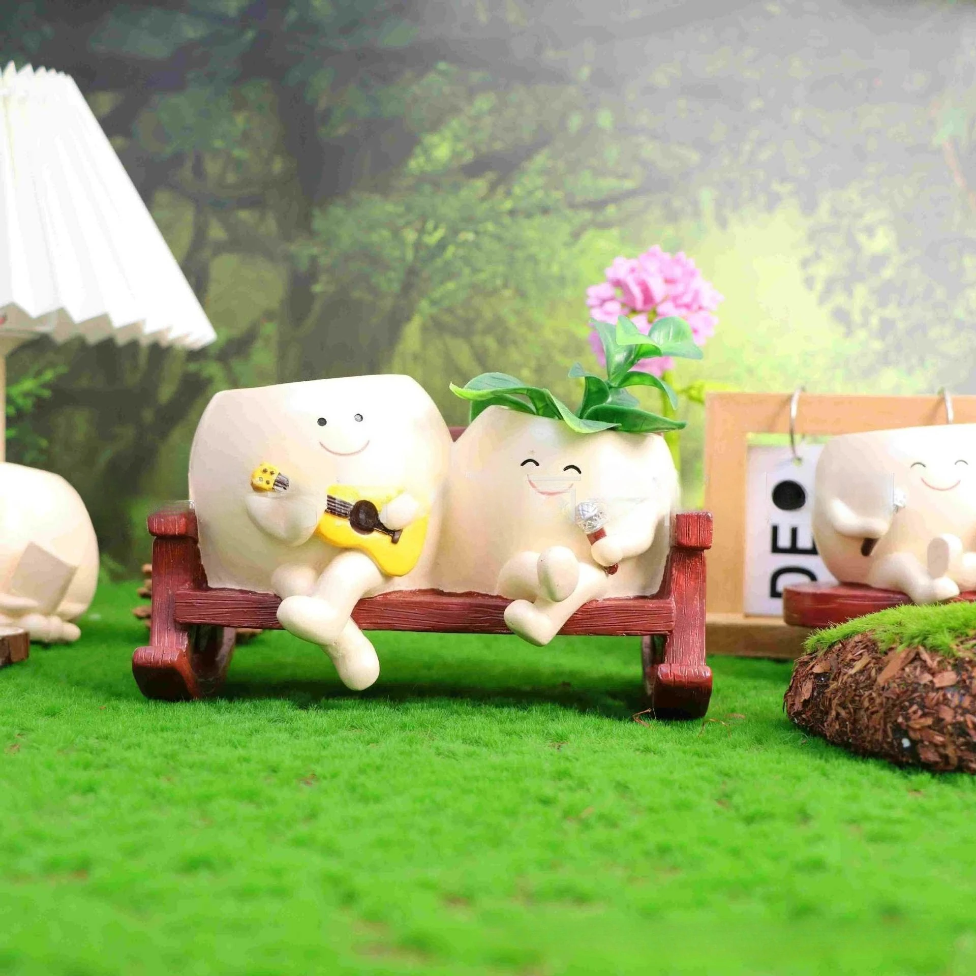 Rocking chair smiling face flowerpot cute face potted plant courtyard outdoor garden decoration resin crafts