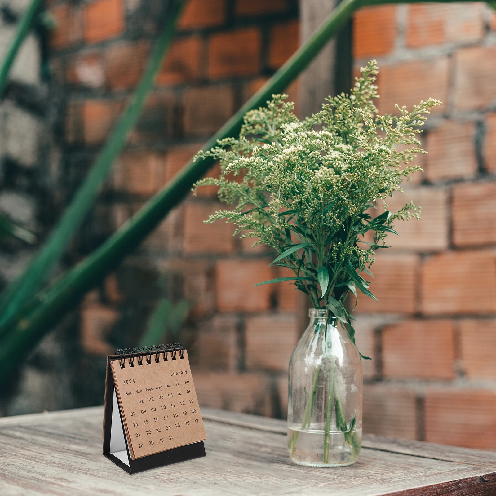 

Мини-настольный стол 2023-2024, настольный флип-календарь для офиса, декоративный настольный календарь, небольшой толстый прочный материал, домашнее использование, офис