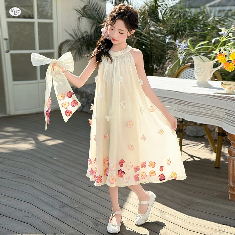Girls' Dress2026Summer new style for older children, three-dimensional floral halter dress, holiday-style bow beach dress