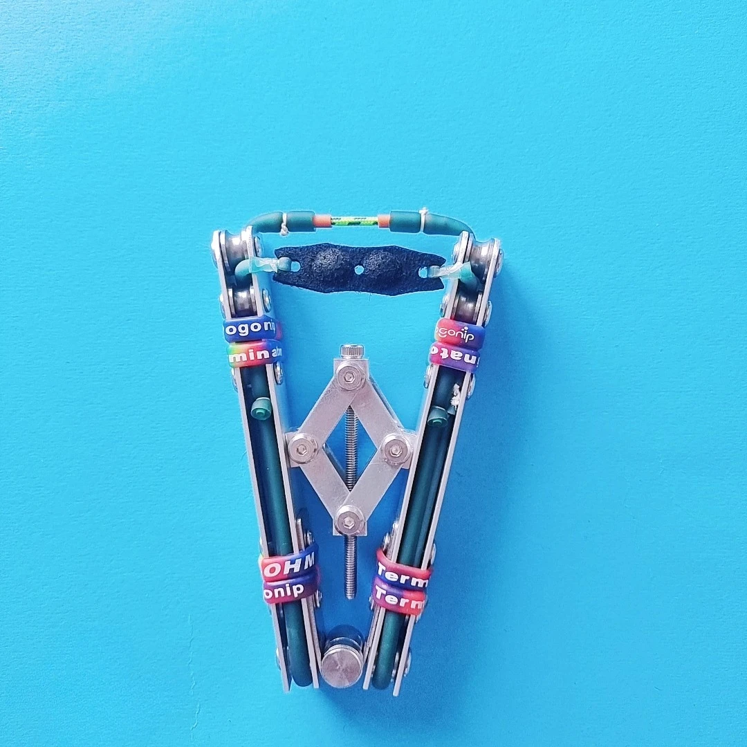 

Multi-functional Pulley Slingshot With Eight Pulleys Dual-purpose Pulley Slingshot With Adjustable Door Size For Archery