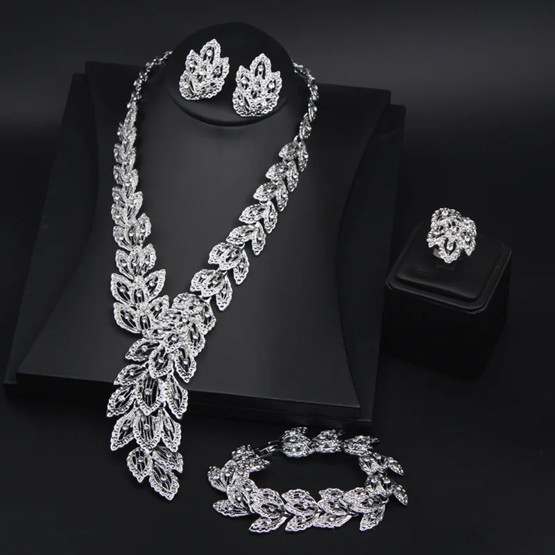 2024 Exaggerated feather diamond collar bone necklace 4-piece women's accessories