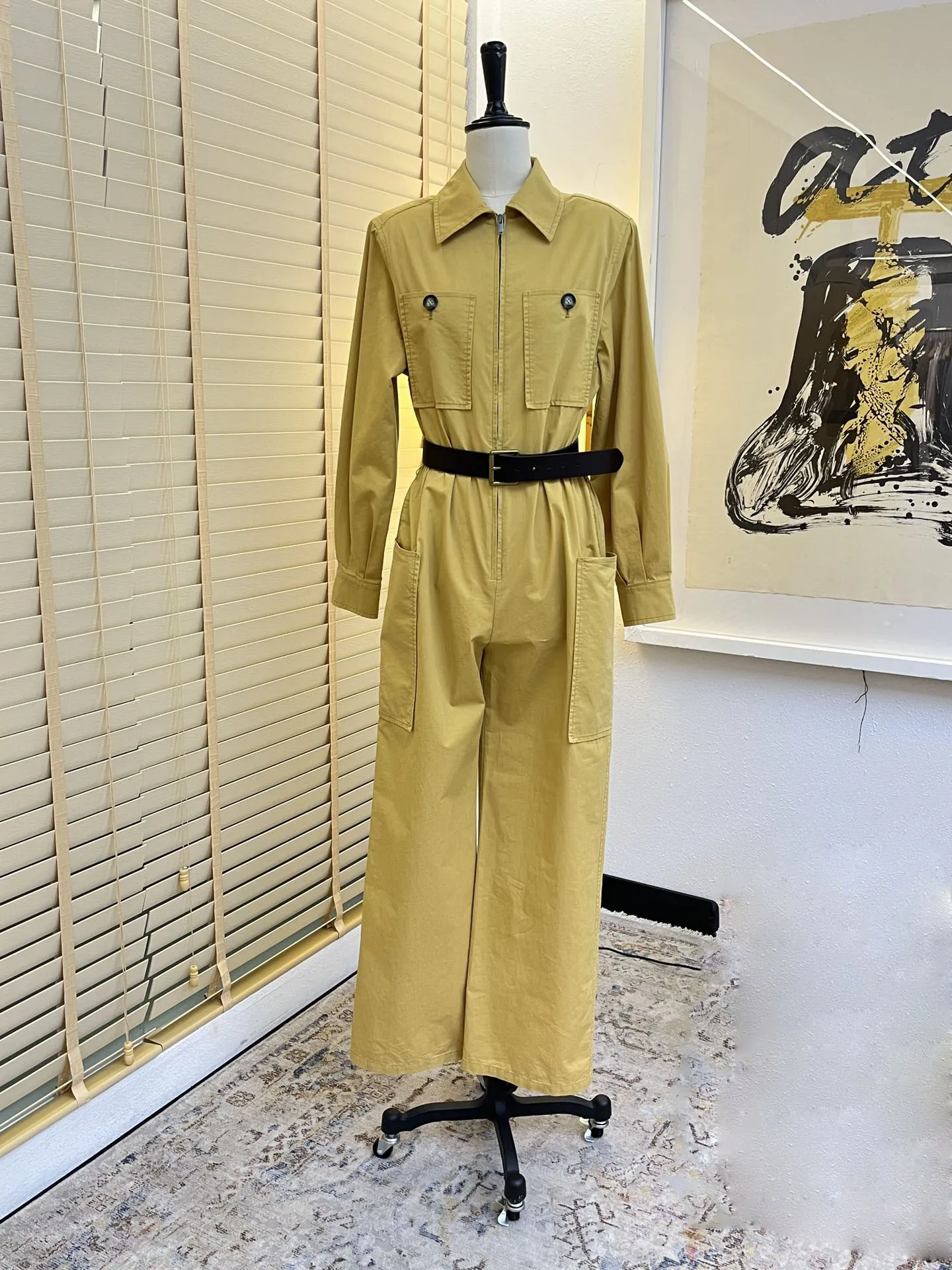 

Women's ClothingClassic jumpsuit, imported environmentally friendly fabrics, heightening body proportions.