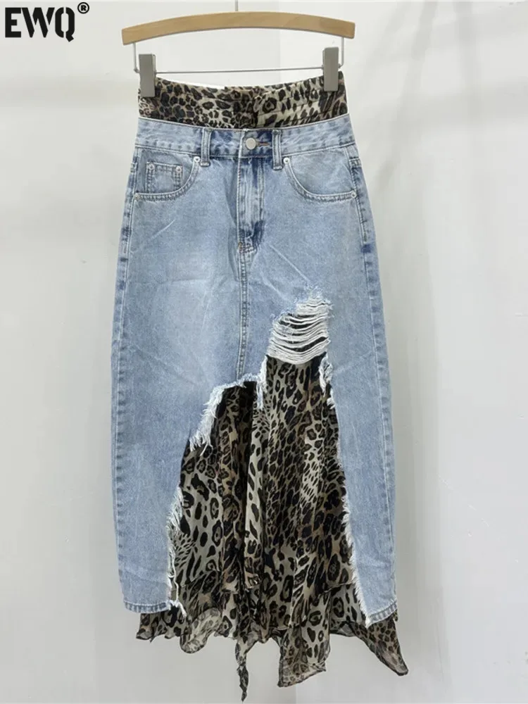 [EWQ] Streetwear Fake 2 Piece Leopard Print Spliced Irregular Denim Long Skirt Fashion Women A-line Skirts 2024 Autumn 16O2931