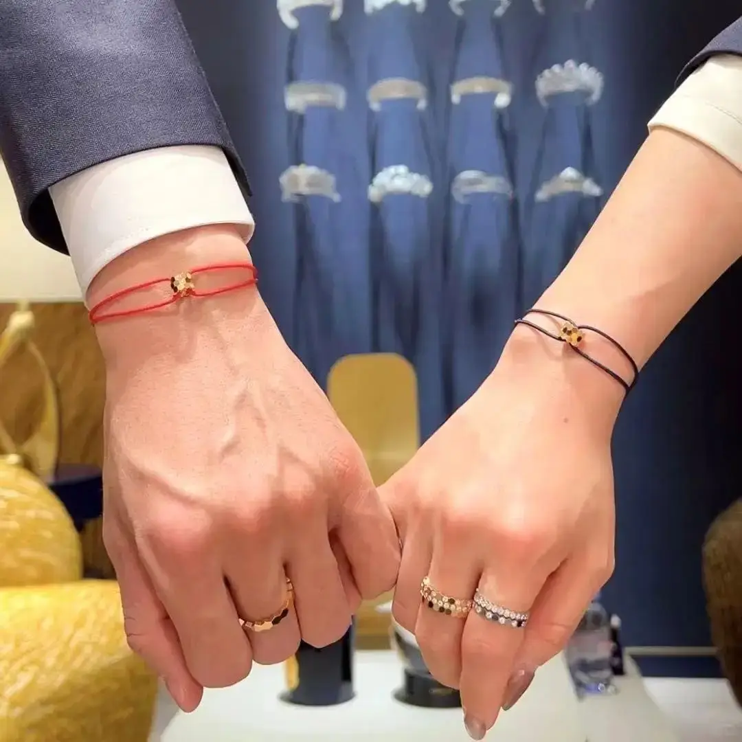 سوار زوجين على شكل قرص العسل من الفضة النقية - هدية عيد الحب المحظوظة جاهزة له/ها، حبل أحمر محظوظ منسوج يدويًا