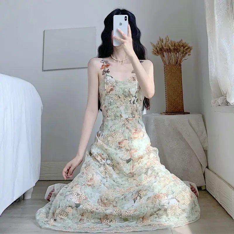 فستان بحمالات كلاسيكي فرنسي للنساء، تنورة طويلة بتصميم خرافي للغاية، تنورة طويلة بتصميم راقي