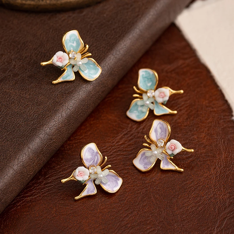 

White Pearl Butterfly Earrings Women's Oil Painting Flowers Light Luxury Niche Earrings French Artistic Retro New Chinese Style