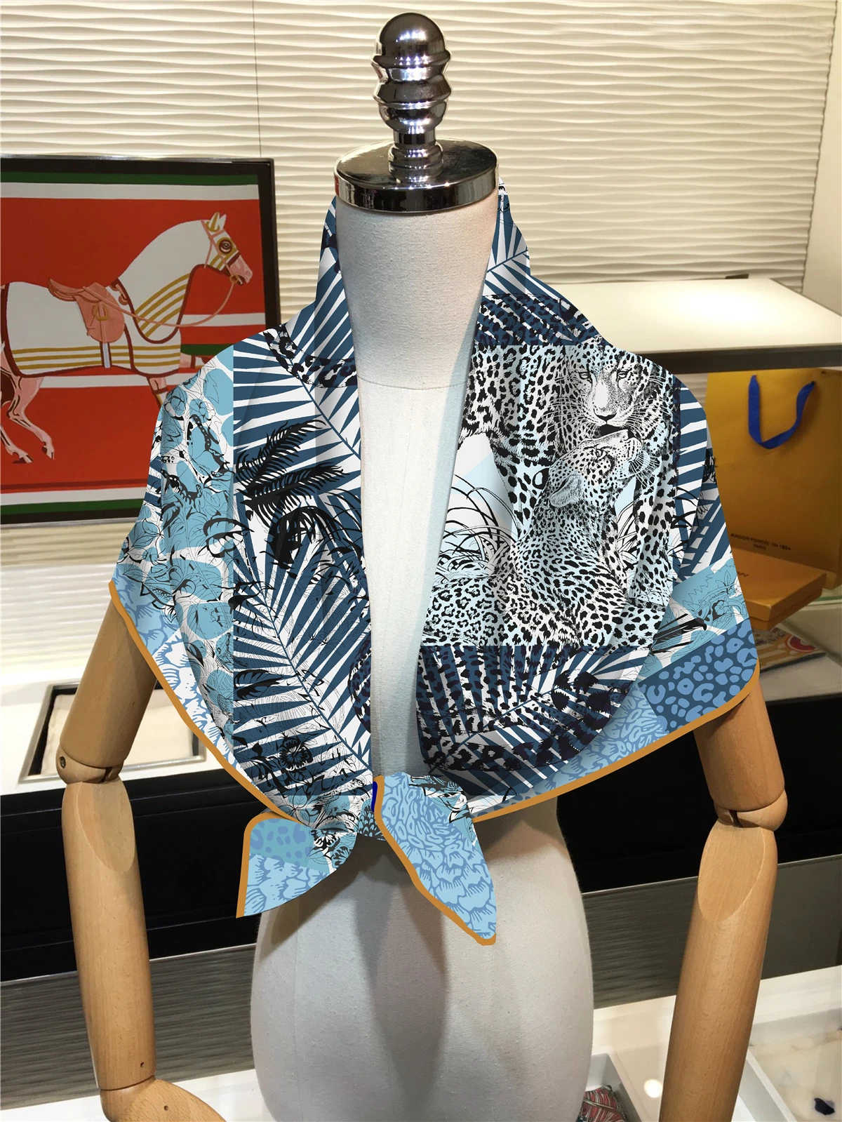 2024 Design Two Leopards Twill Silk Scarf Shawl Luxury Brand Square Scarf Women Hijab Bandana Foulard Neckerchief Head Scarves