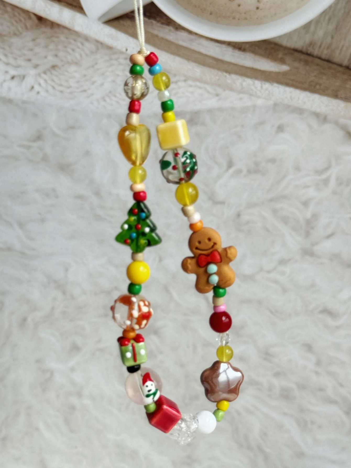 1pcs Cute Christmas Gingerbread Beaded Phone Acrylic Pendant Keychain CellPhone Girl Anti-Lost Chain Hanging Jewelry Xmas Gift