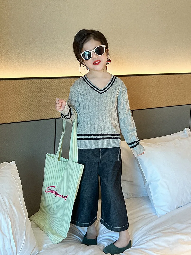 

Elegant StripesVKnitted Sweater2025Spring New Design Sense Tie Waist Curtain Jeans Set