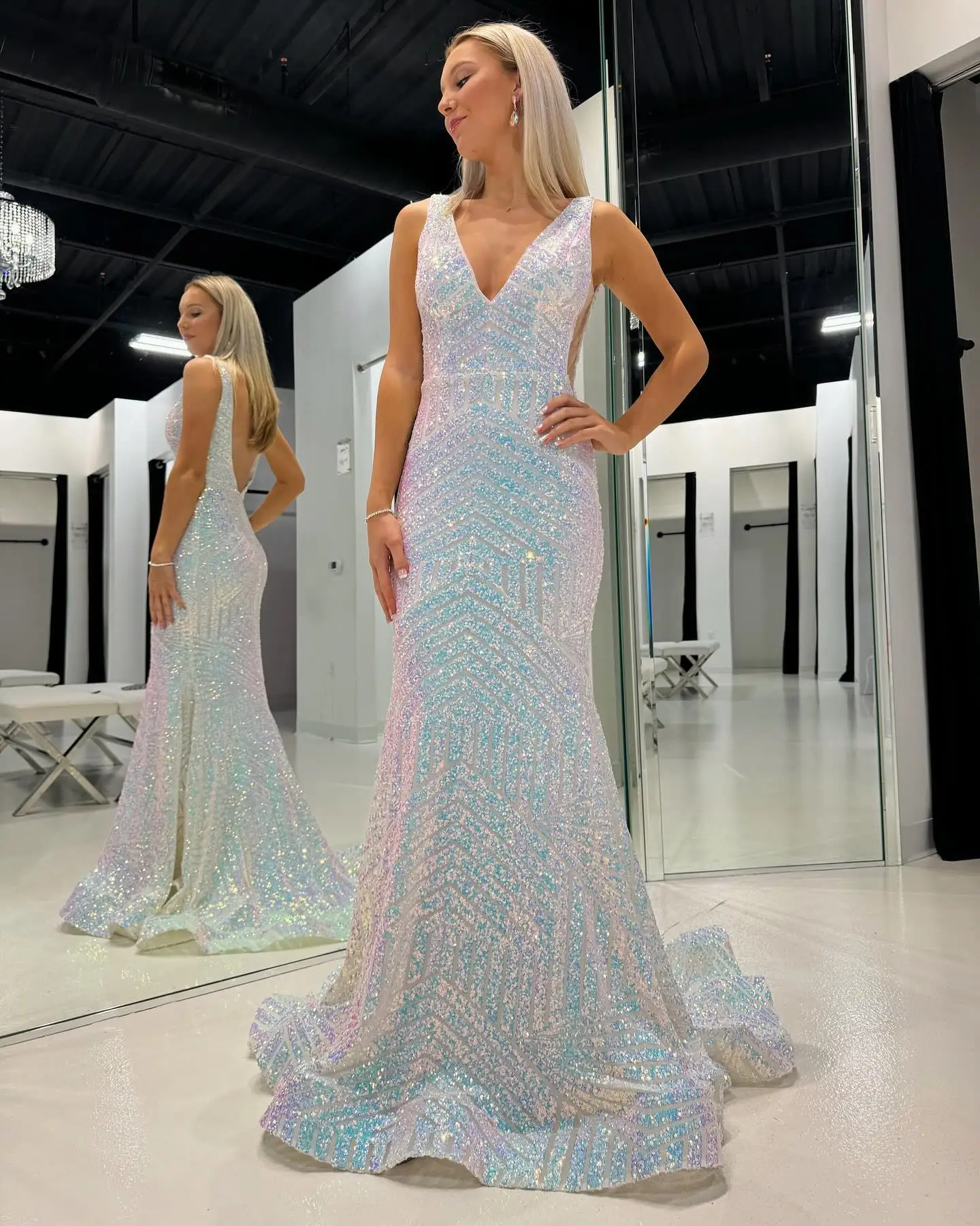 Sparkly V-neck Mermaid Evening Dresses Sequins Pattern Spaghetti Straps Backless Wedding Party Dress Luxury Women Cocktail Gowns