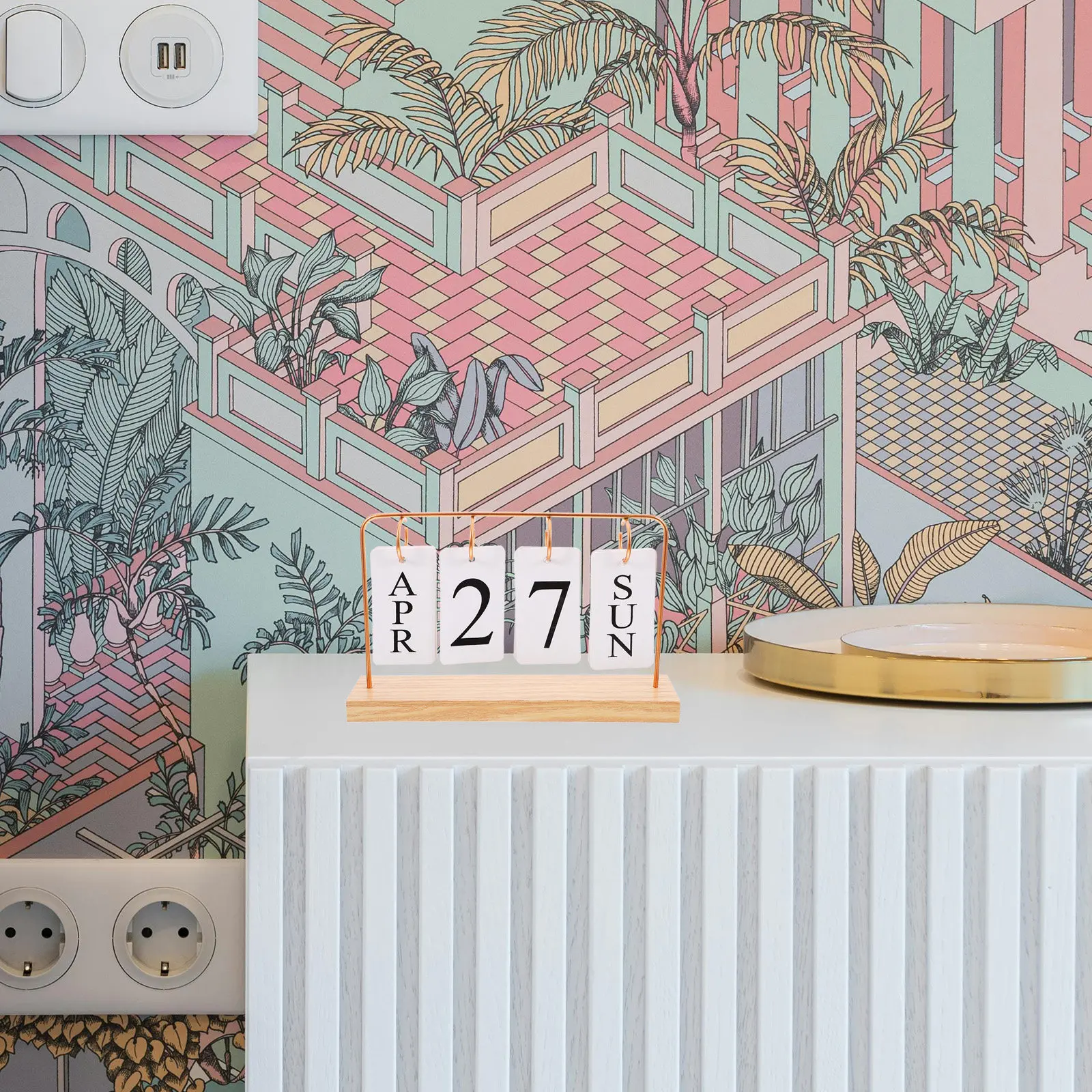 

Flip Desk Calendar Perpetual Reusable Vintage Wood Base Iron Frame Rustic Tabletop Calendar for Office Home Decor Aesthetic