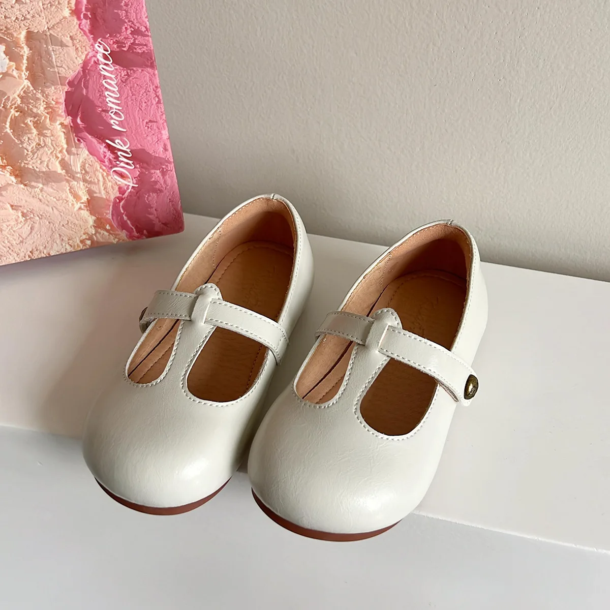 New Fashionable Versatile Retro Kids T-Strap Flats Soft Leather Non-Slip Casual Shoes Children Girls Shoes For Birthday Party