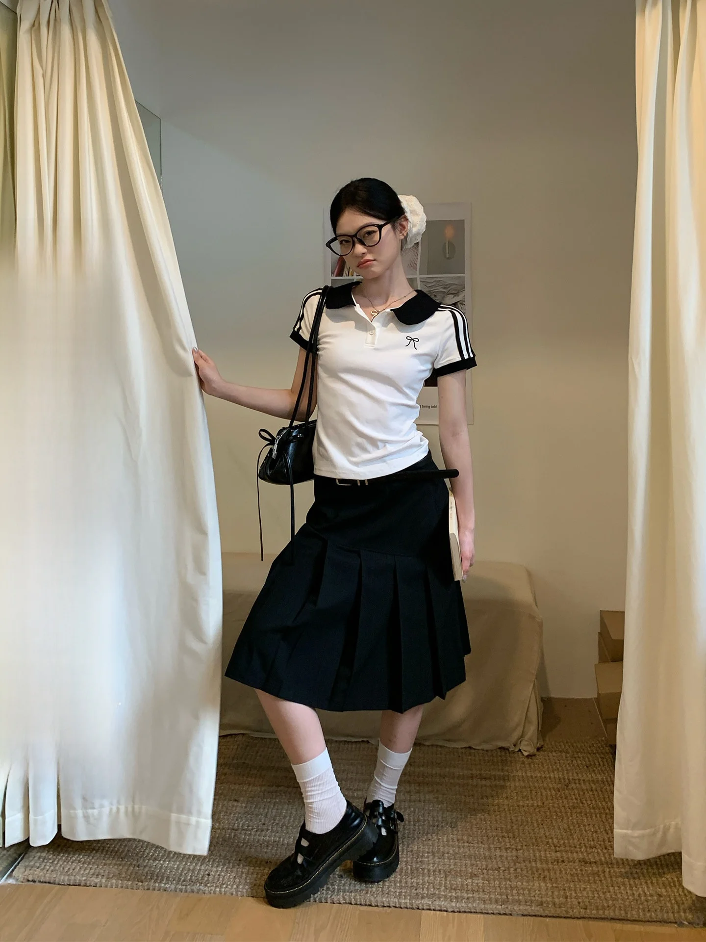 

Черная плиссированная юбка для женщин, повседневная, с высокой талией, А-силуэта, летняя, новый стиль, свободная и красивая, в стиле колледж.