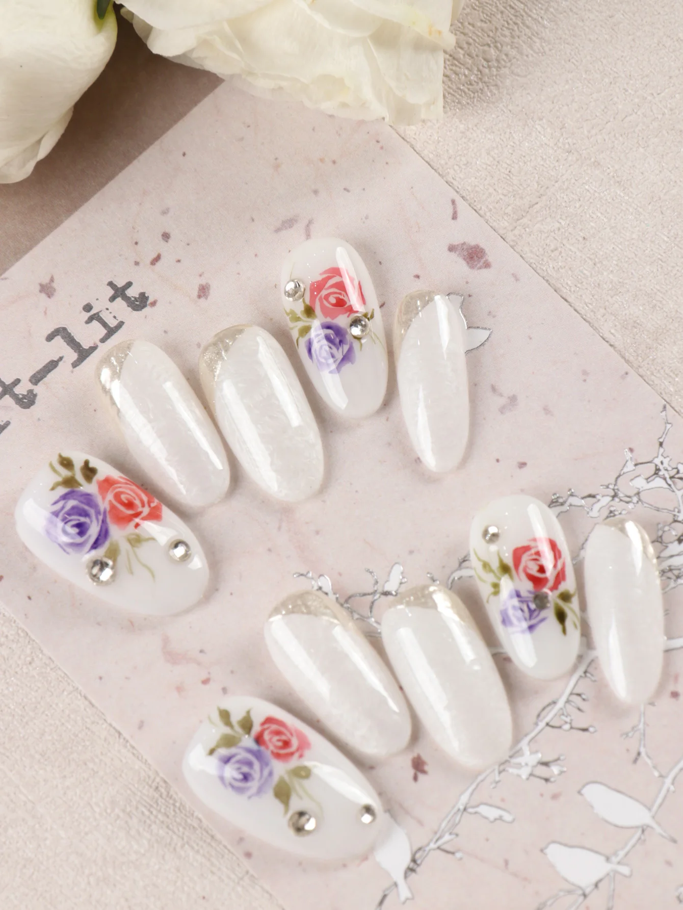 10Pcs Press on Nails Short White Nails Flower Fake Nails Includes 1 Sheet of Adhesive Tabs & 1 Pc Mini File