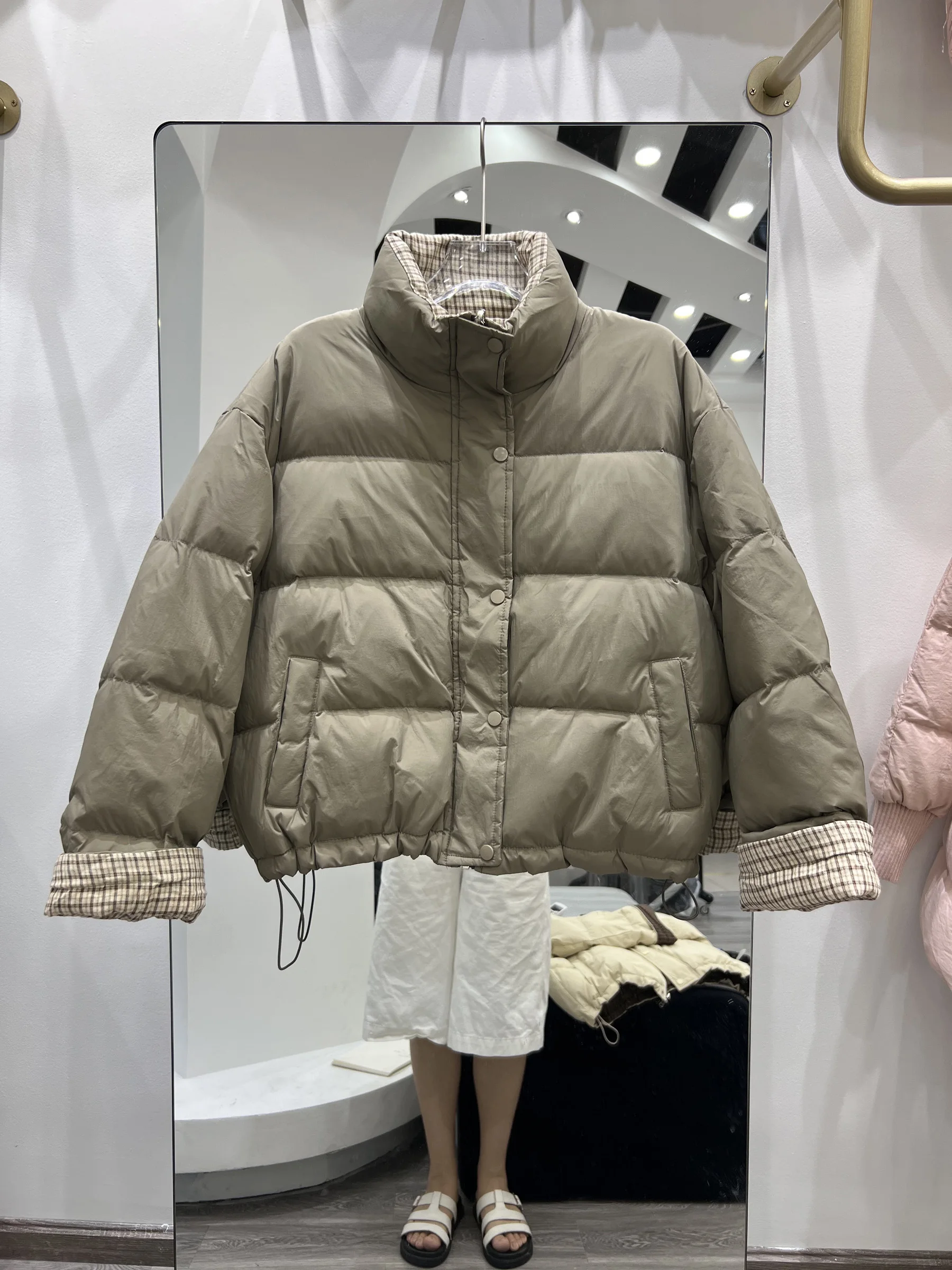 Chaqueta de plumón para mujer, chaqueta con cuello levantado a la moda, empalme para ir al trabajo, invierno 2025