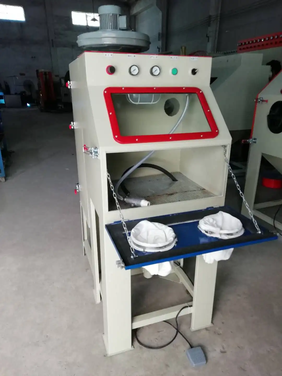 24 Year New Wet Sandblasting Machine Dustless Manual Wet Sand Blasting Cabinet Water Vapour for Sale