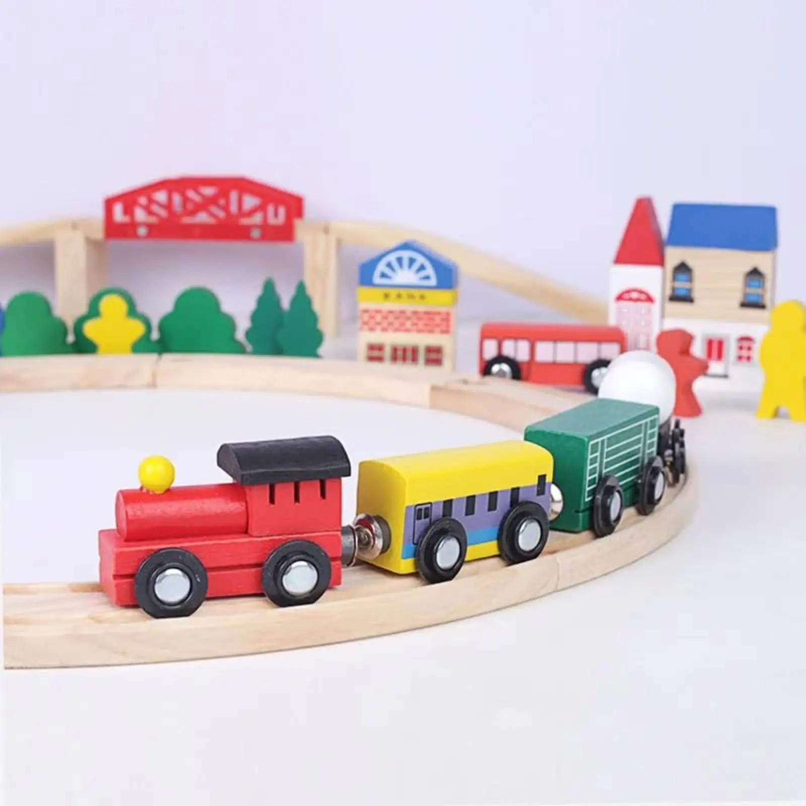 set-treno-in-legno-da-100-pezzi-attrattivo-set-giocattolo-ferroviario-con-citta-collegabile-playset-veicoli-per-bambini-piccoli