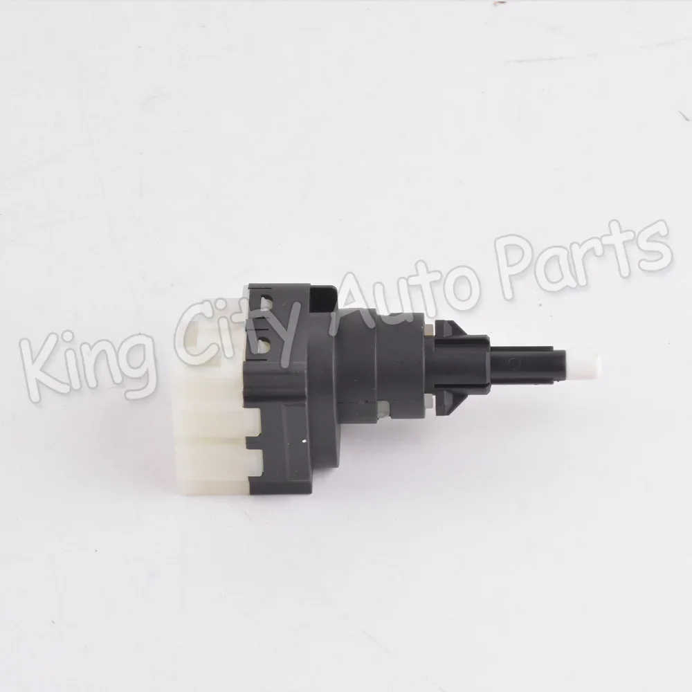 Brake Light Pedal Switch For Audi A4 A4L A6 A8 For VW Touran Jett Touareg Caddy Golf Passat Phaeton Lupo Octavia 1K2945511