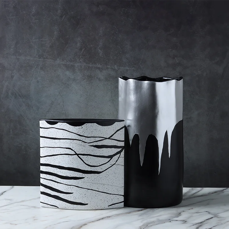 Modern Minimalist Nordic Hand-Painted Resin Black White Striped Flower Decorations Home Sample Room Decorative Accessories