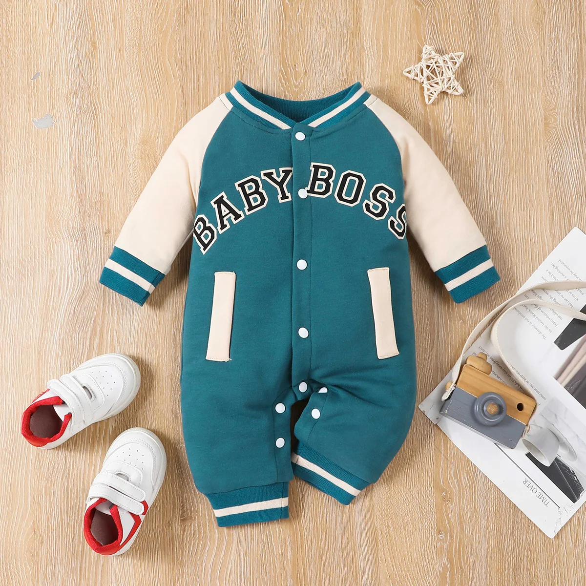 Fashionable letter printed long sleeved round neck cute and personalized baby boy jumpsuit