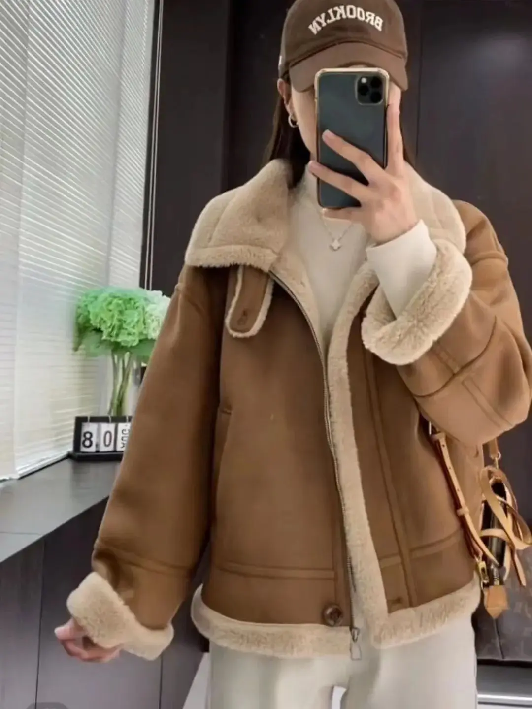 

Lamb Wool Jacket Women Coats Stylish Fashionable Trendy Chic Modern Contemporary Current Popular Modish Voguish Smart Elegant GF