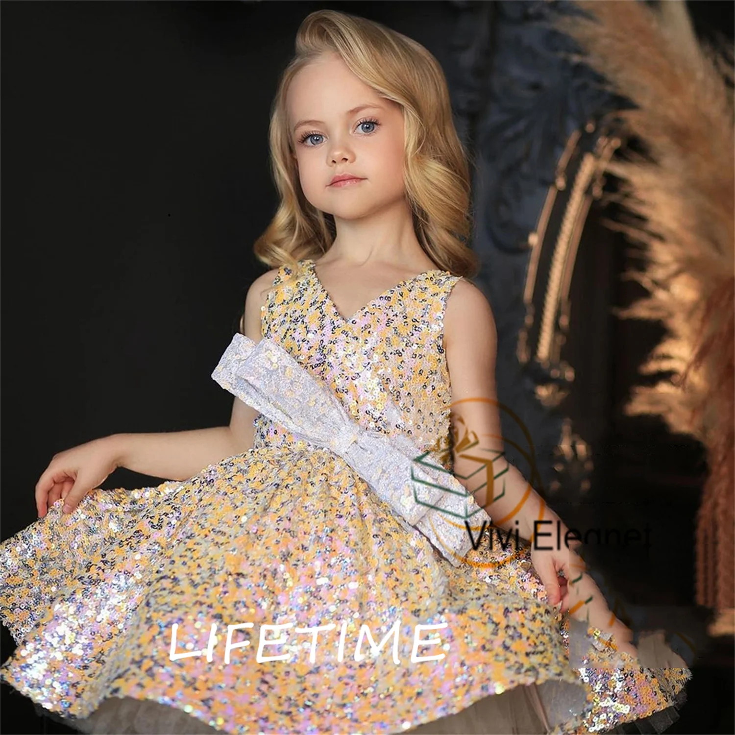 Glitter Cap Manga Flower Girl Vestidos Tiered Sem Mangas Wedding Party Vestidos para o Aniversário 2023 Verão فساتين بنات صغار Arco