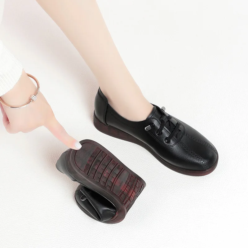 2024 Fashion Women Shoes Soft Leather Loafers Casual Shoes Soft Comfortable Low Heel Shoes No-slip Flats Middle-aged Simple