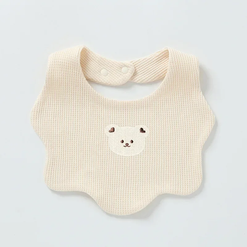 Bavoir en coton doux avec motif de broderie d'ours coloré pour bébé, serviette de salive pour nouveau-né, bavoir d'alimentation pour garçon et fille, lait anti-émétique